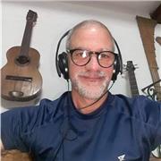 Soy músico y profesor cubano, con 30 años de experiencia en el sector educativo
